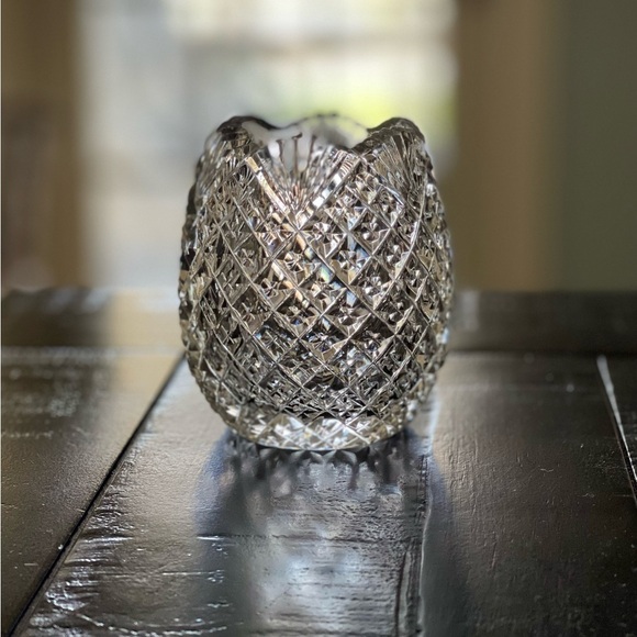 VINTAGE, BOHEMIAN LEAD CRYSTAL VASE. MADE IN CZECHOSLOVAKIA. 3 1/8”W X 3 1/2”H - Picture 8 of 8